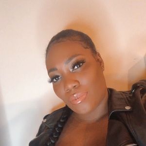 Meet your Posher, Kemile